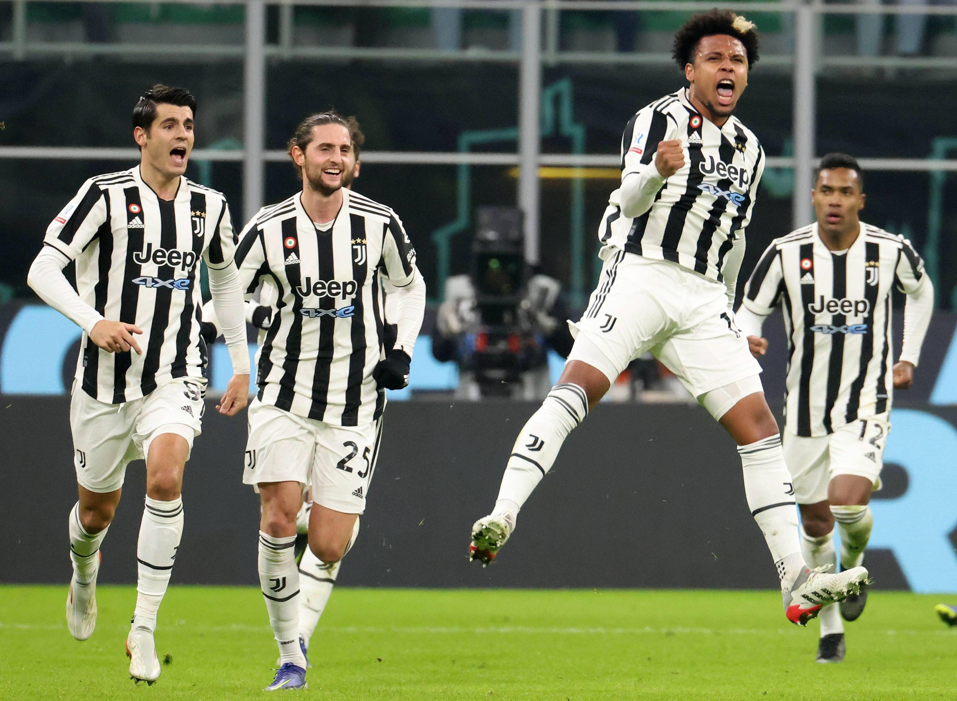 尤文图斯主场胜那不勒斯，斑马军团豪取分