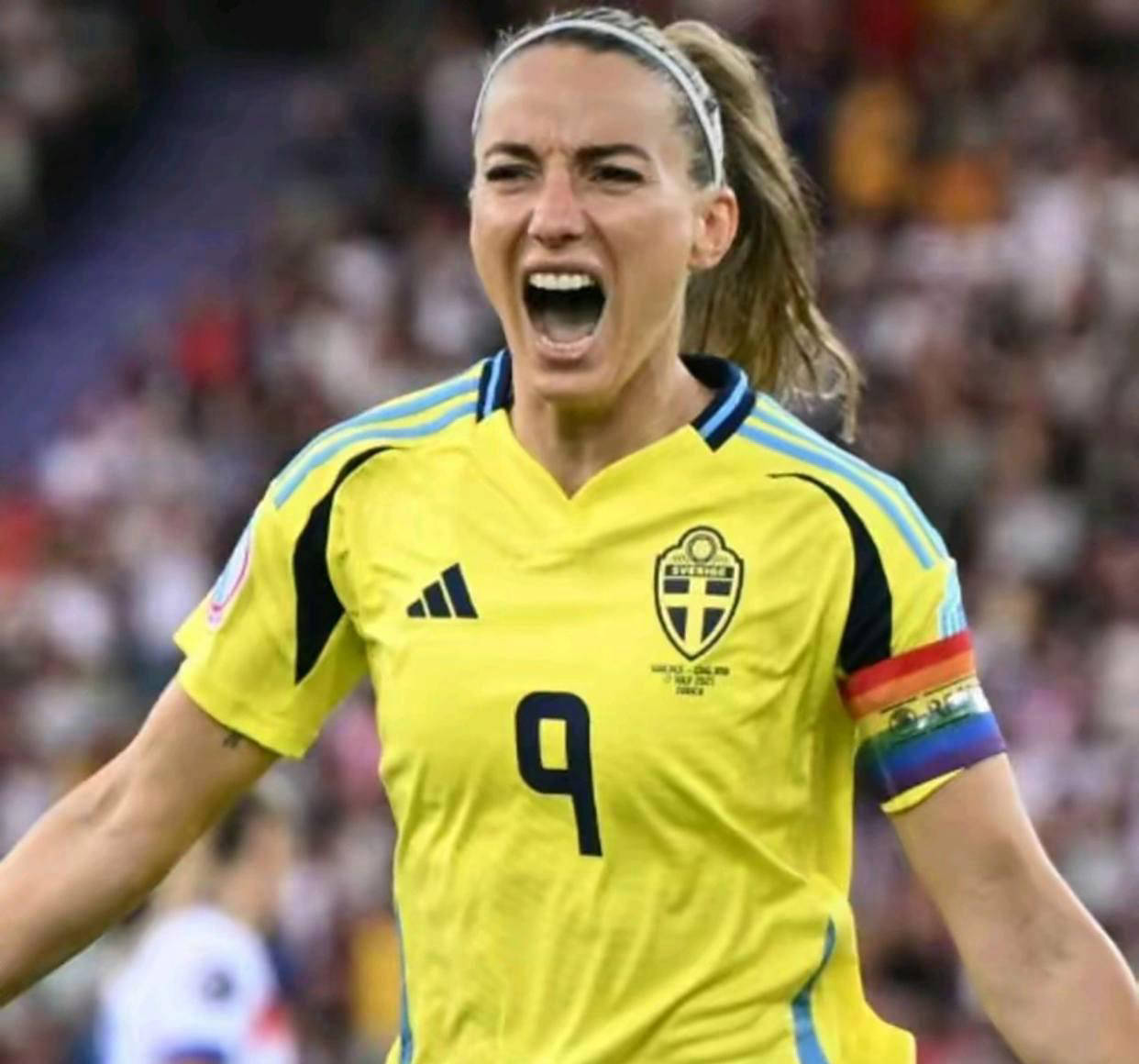 女足球员完美表现，奉献绝杀一击