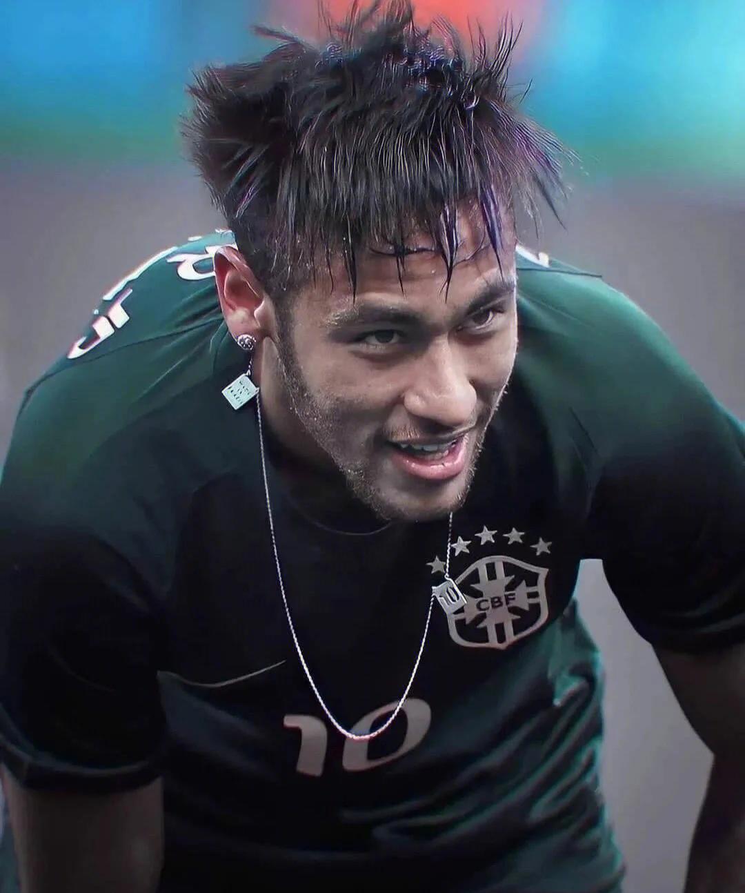 内马尔闪耀光芒，率队获胜晋级