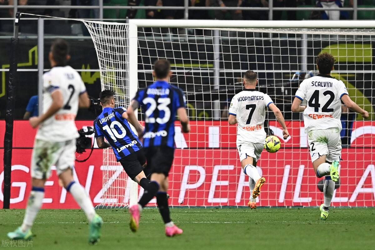 国际米兰客场战胜萨索洛，取得胜利