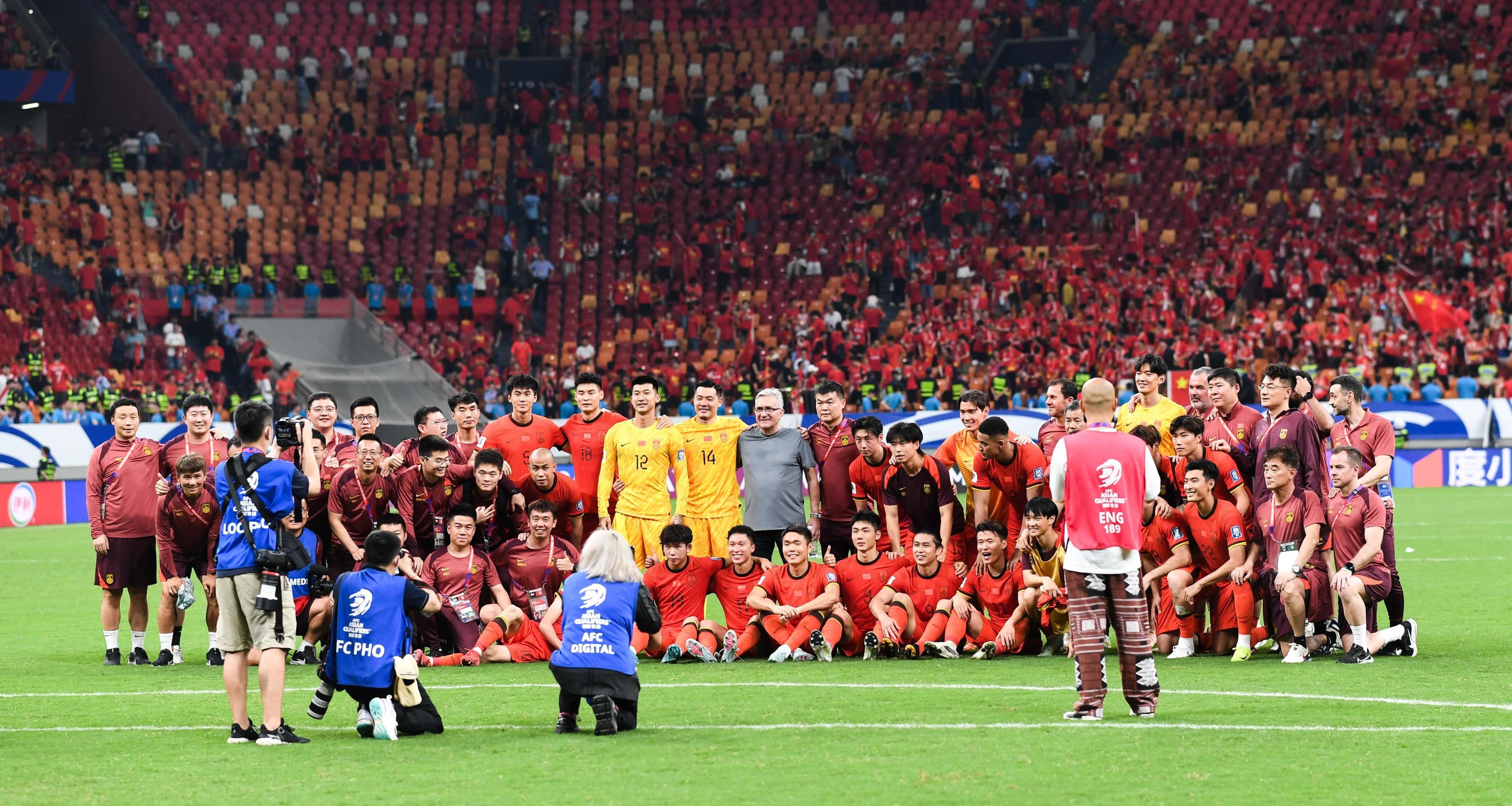 亚洲杯赛场上，多支球队斩获胜利的简单介绍