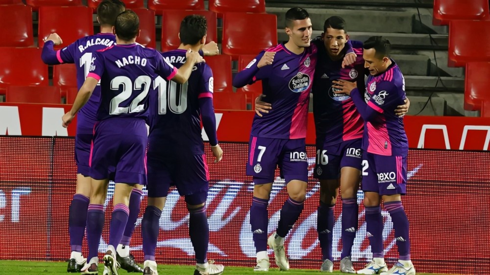 格拉纳达客场爆冷击败皇家社会，取得重要胜利的简单介绍