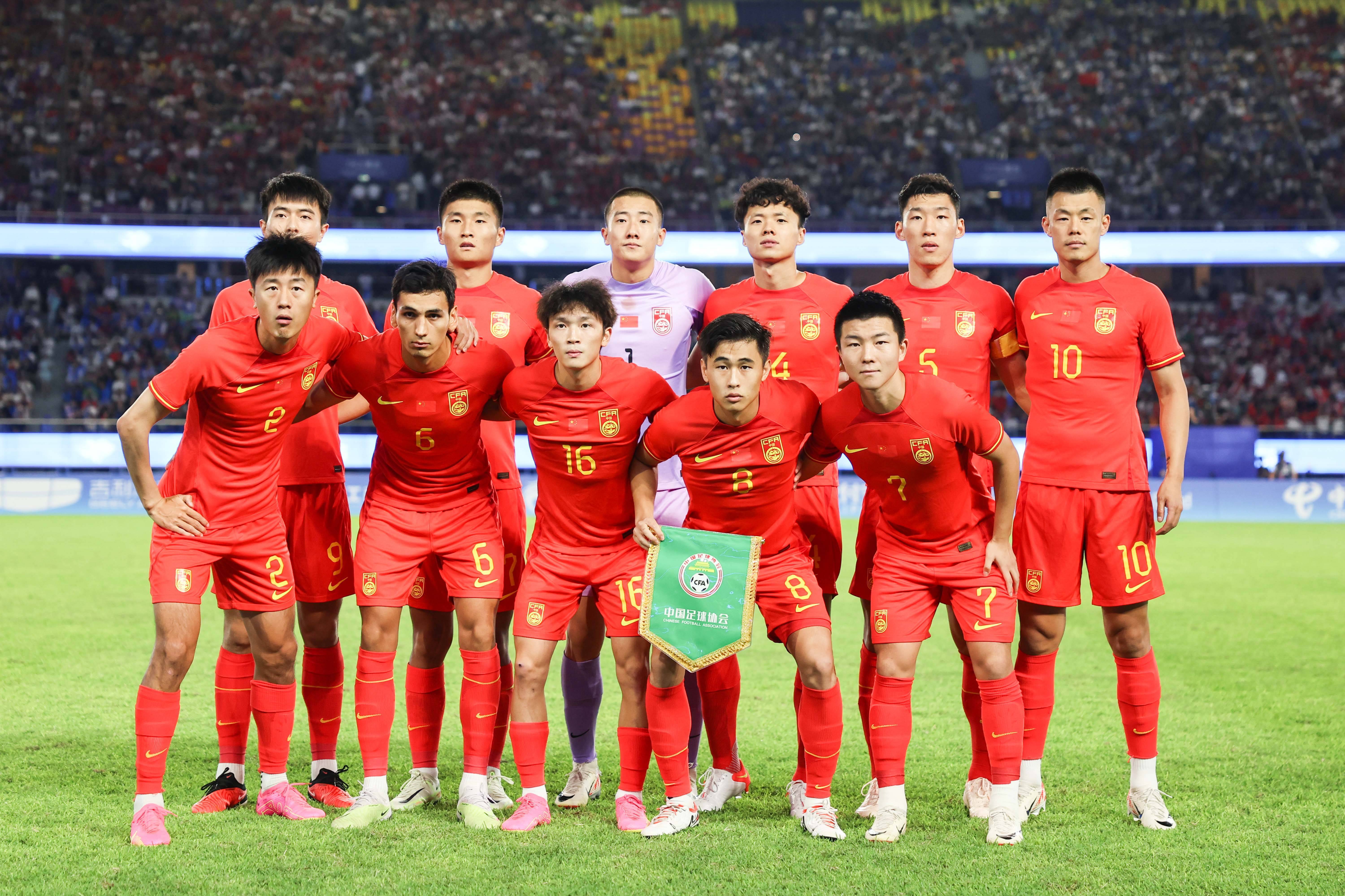 国内足球赛精彩对决