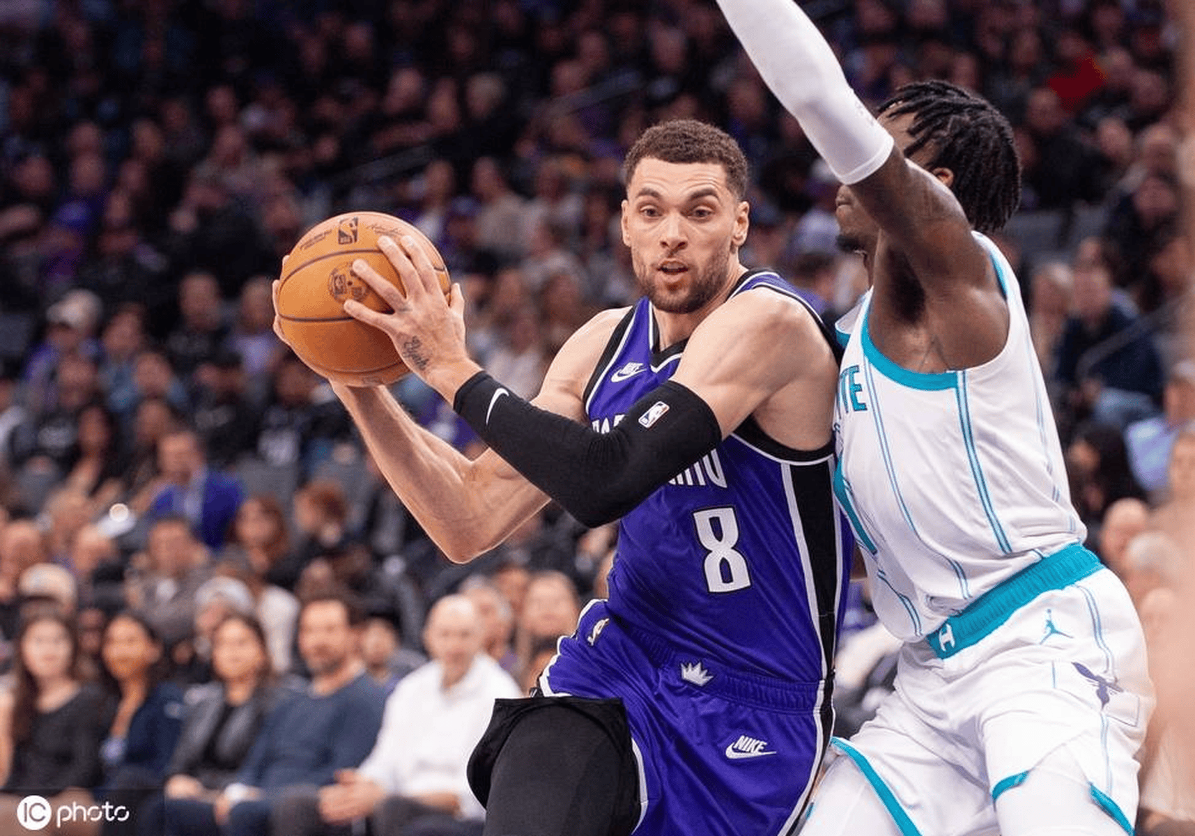 骑士战胜六人，拉文表现全面稳定