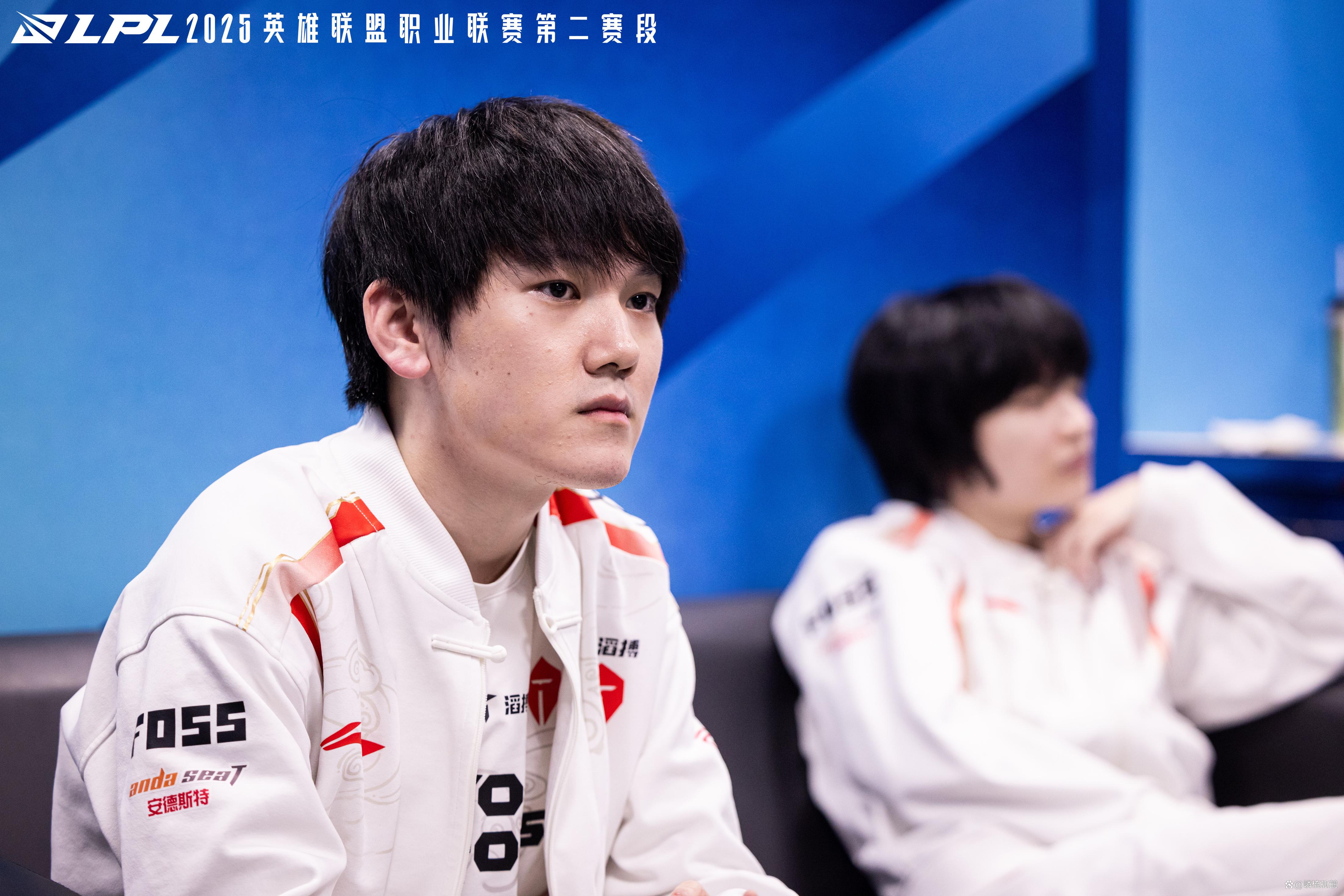 TES横扫DRX，Bin团战一打五八强赛2:1（柏林）