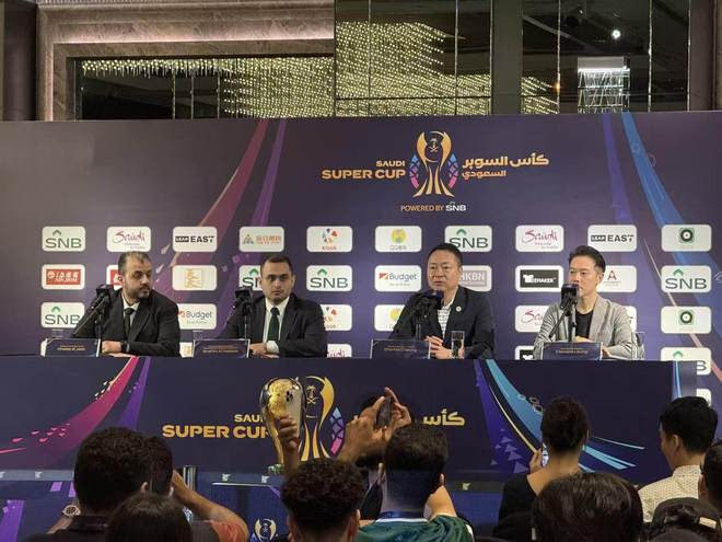 小组赛开幕式成功展览传奇足球明星的简单介绍