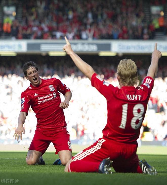 关于阿贾克斯不敌利物浦，淘汰赛前景黯然的信息