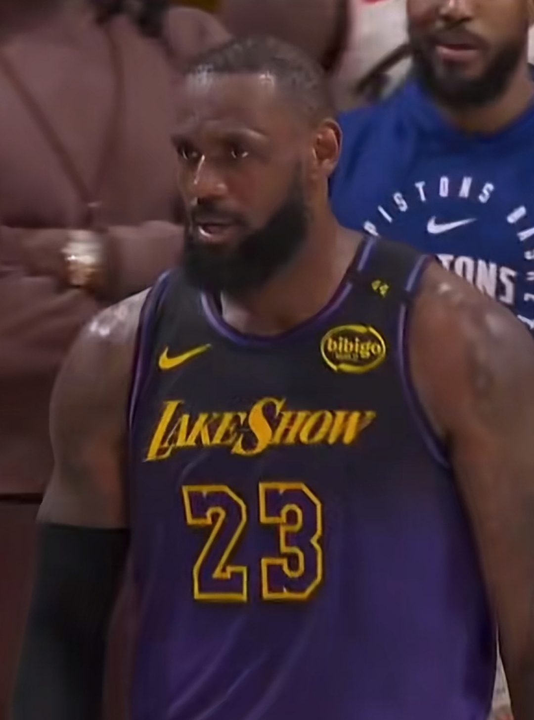 湖人逆袭步行者，詹姆斯一人独得40分的简单介绍