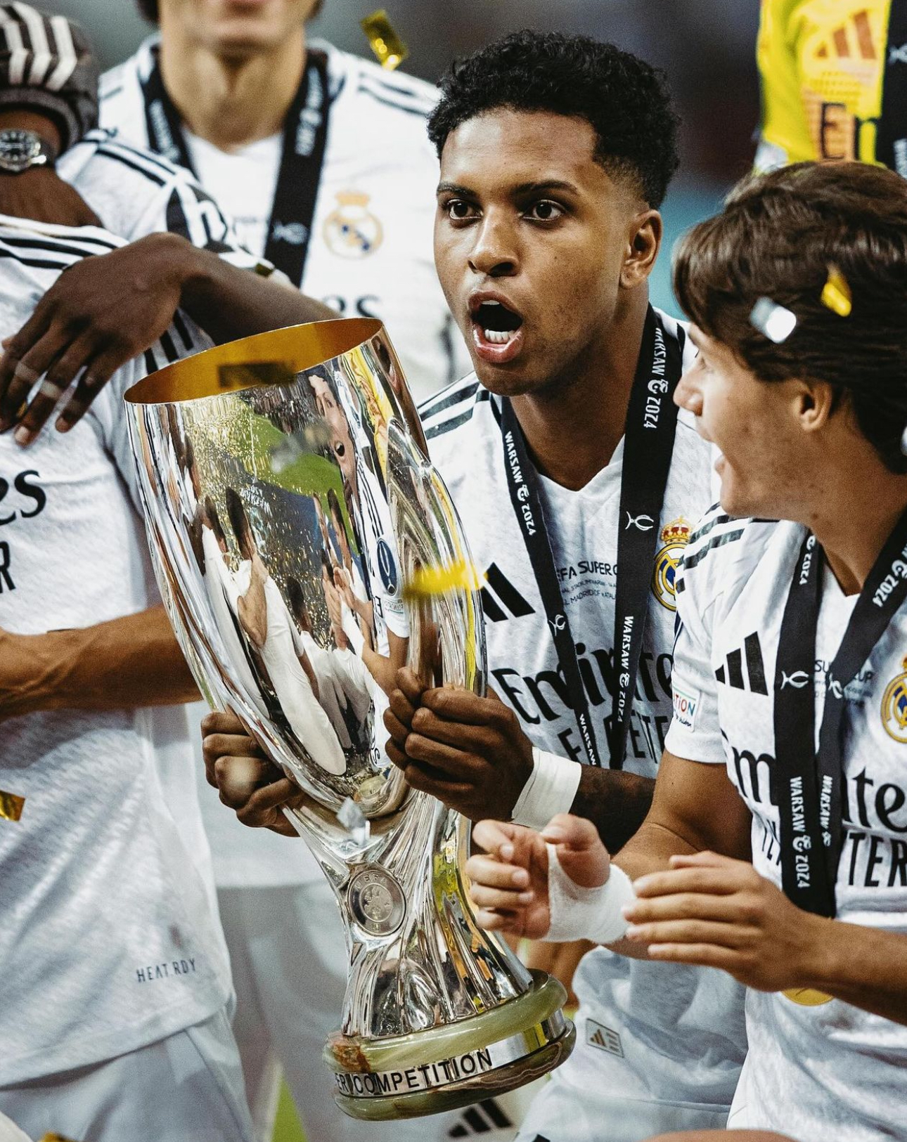 包含阿根廷男篮绝杀美国男篮，戈贝尔惊艳世界的词条