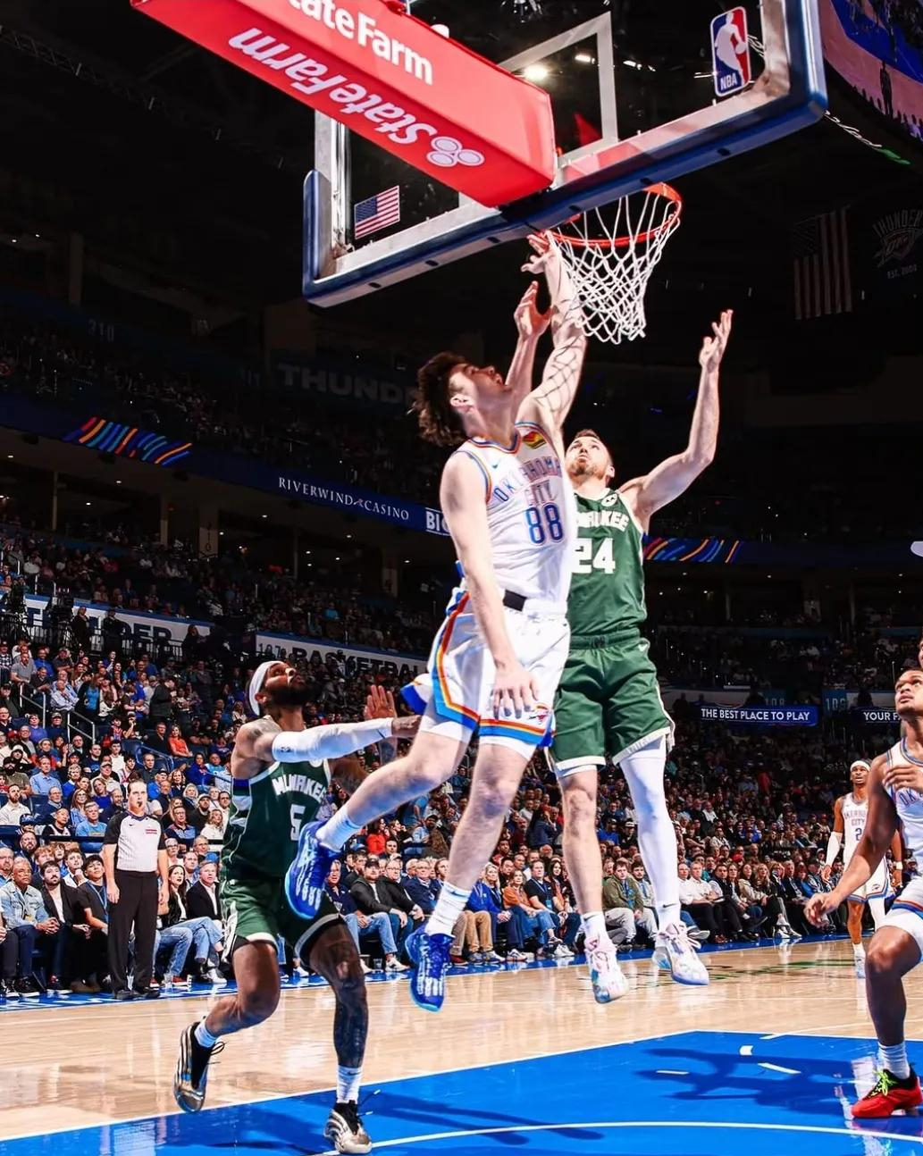 包含加拿大男篮绝地反击雄鹿B队,保罗统治全场的词条 包含加拿大男篮绝地反击雄鹿B队,保罗统治全场的词条