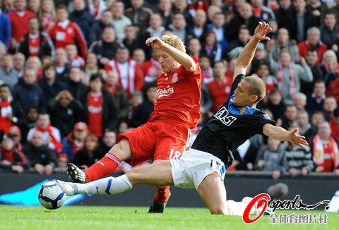 里昂碾压曼联,托雷斯惊艳世界 里昂碾压曼联,托雷斯惊艳世界