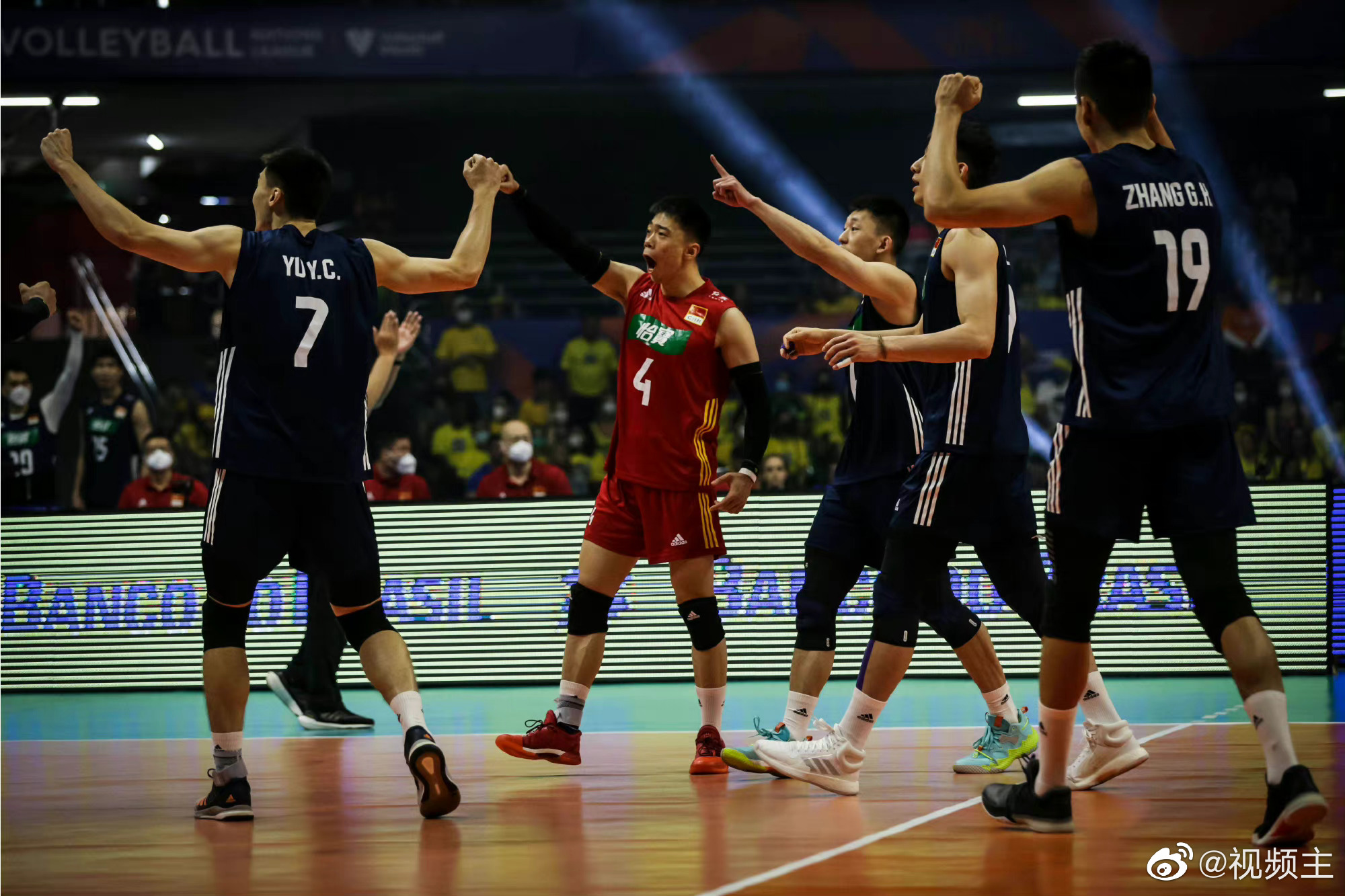 包含巴西绝地反击瑞士，格纳布里关键制胜的词条