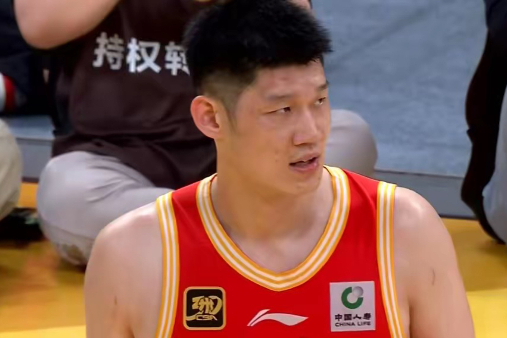 尼克斯鏖战广东队,孙铭徽惊艳四座 尼克斯鏖战广东队,孙铭徽惊艳四座