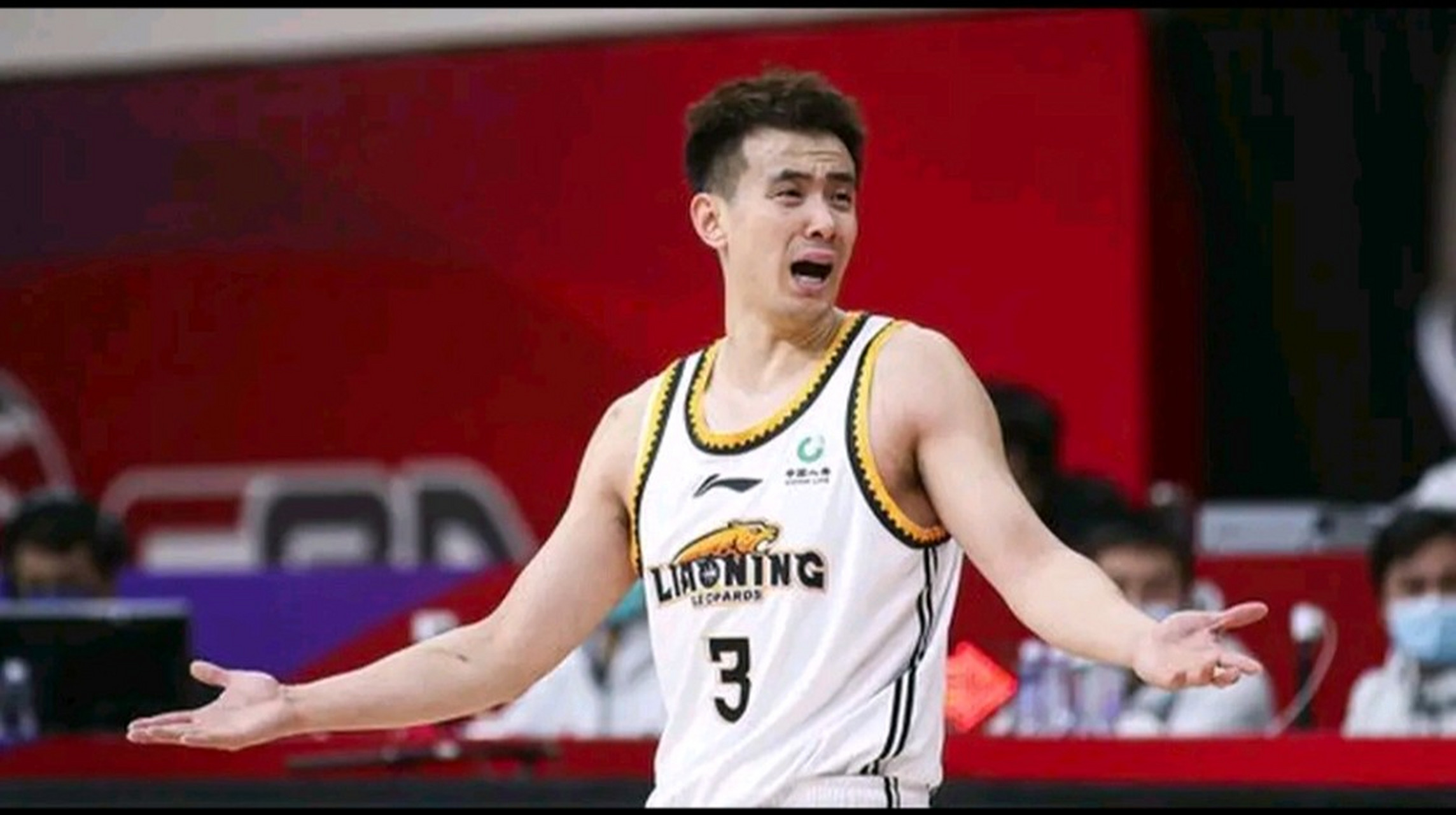 新疆队绝杀深圳队,赵继伟状态火热 新疆队绝杀深圳队,赵继伟状态火热