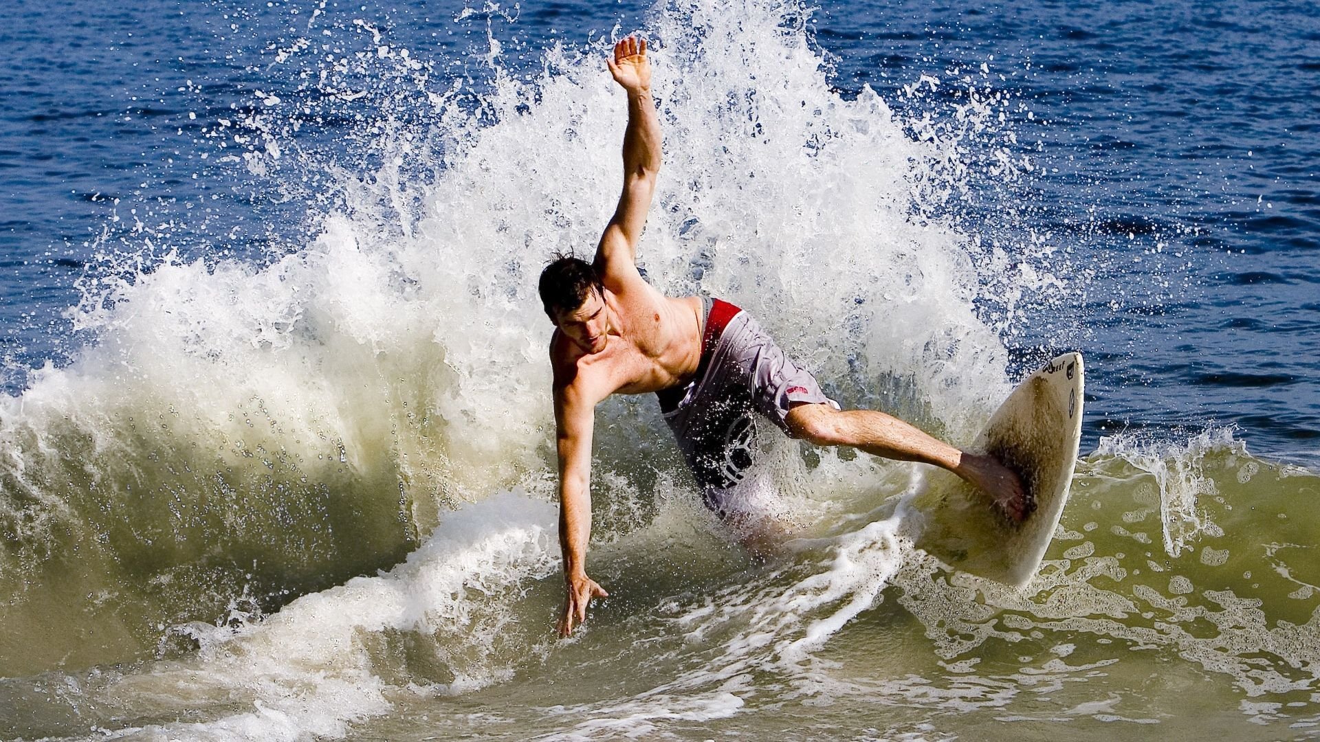 冷门与主宰，独行侠爆冷骑士的团队奇迹，浓眉欧冠半决赛的个人英雄主义