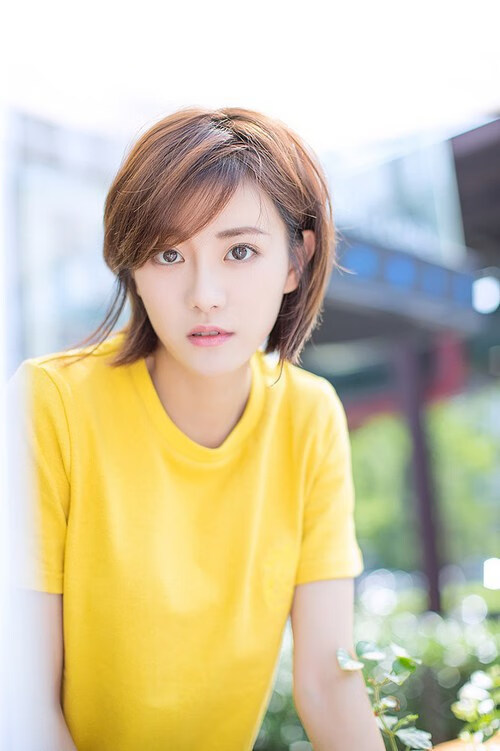 丹麦鏖战比利时,努涅斯这堂飓风式前锋课,震动了多少人的战术板?