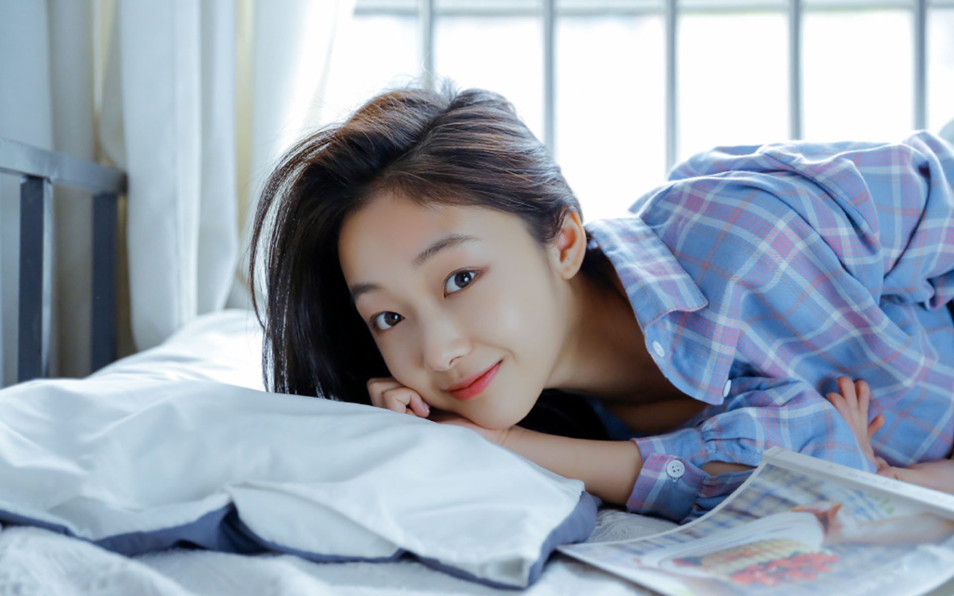 足球之夜，篮球之光，在坚守与突破中点亮体坛