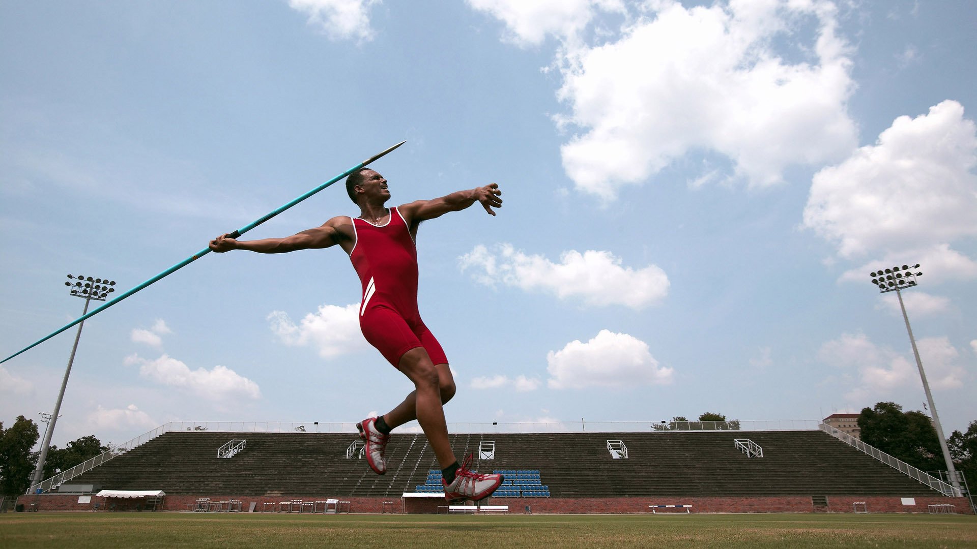 萨拉赫一锤定音，马德里竞技强势攻克拜仁堡垒